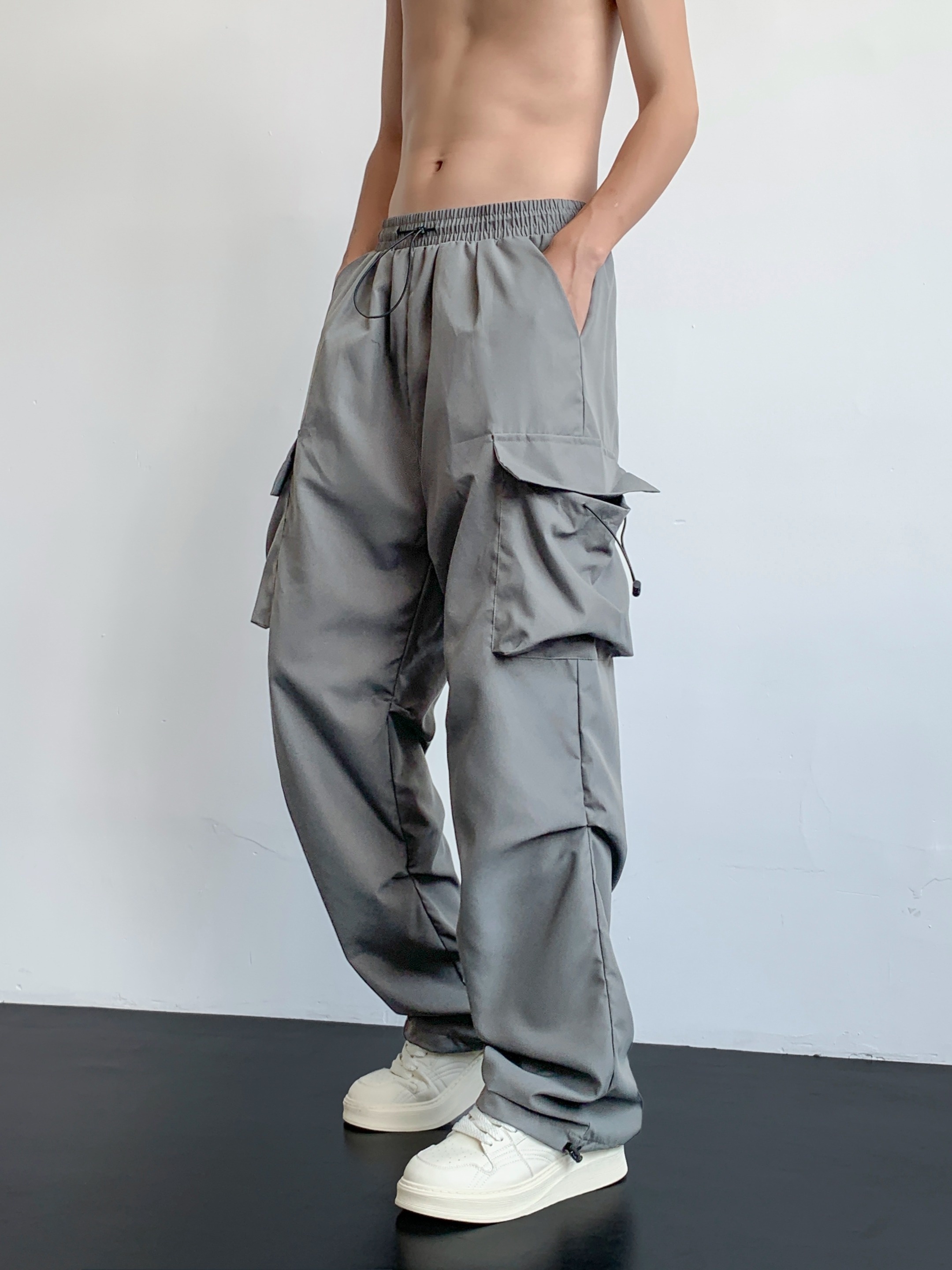 Relaxed Fit Cargo Pants - Light gray - Men