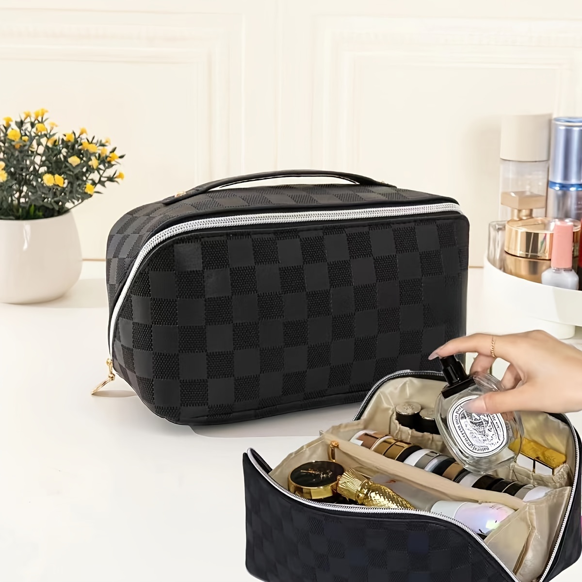 

Travel Makeup Bag, Large Capacity Cosmetic Bag For Women Men, Portable Pouch Open Flat Toiletry Bag Make Up Organizer With Divider And Handle