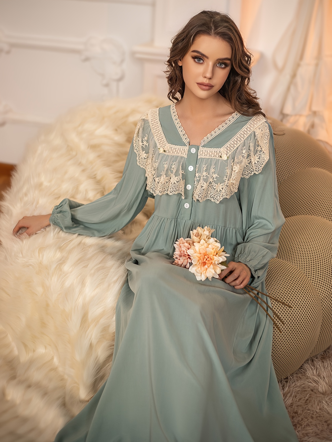 Heritage Long Nightdress with Button Application - Dama de Copas