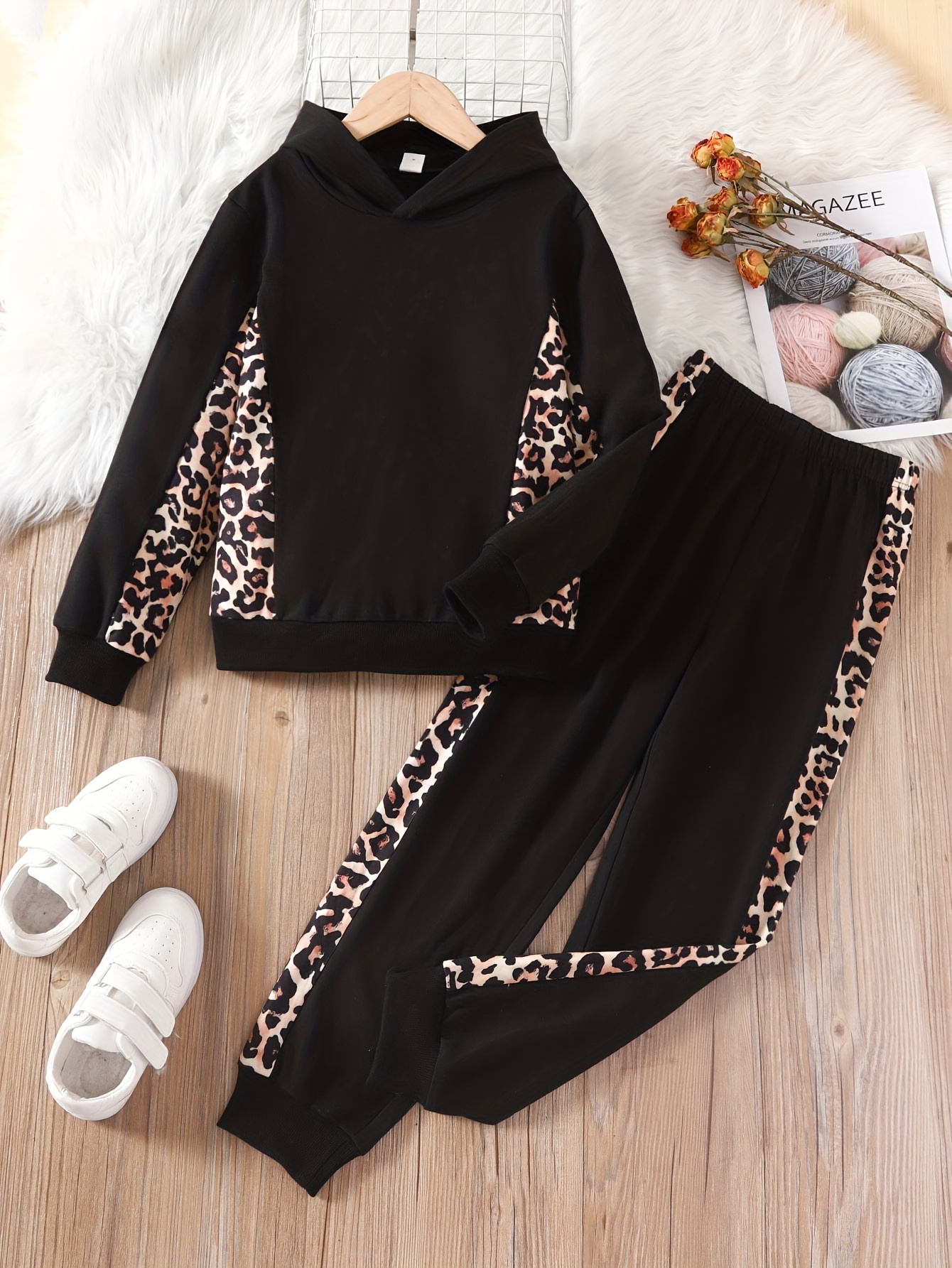 Girls discount leopard joggers