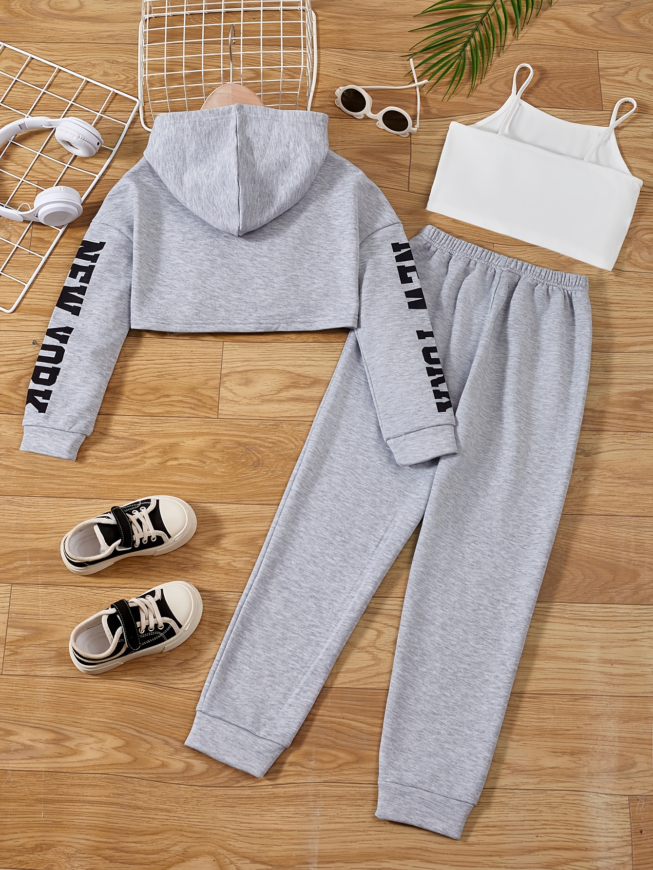  Crop Tops for Teen Girls Hoodies Two Piece Outfits Tracksuit  Activewear Kids Cute Long Sleeve Sweatshirts Sweatpants Beige, 5-6 Years:  Clothing, Shoes & Jewelry