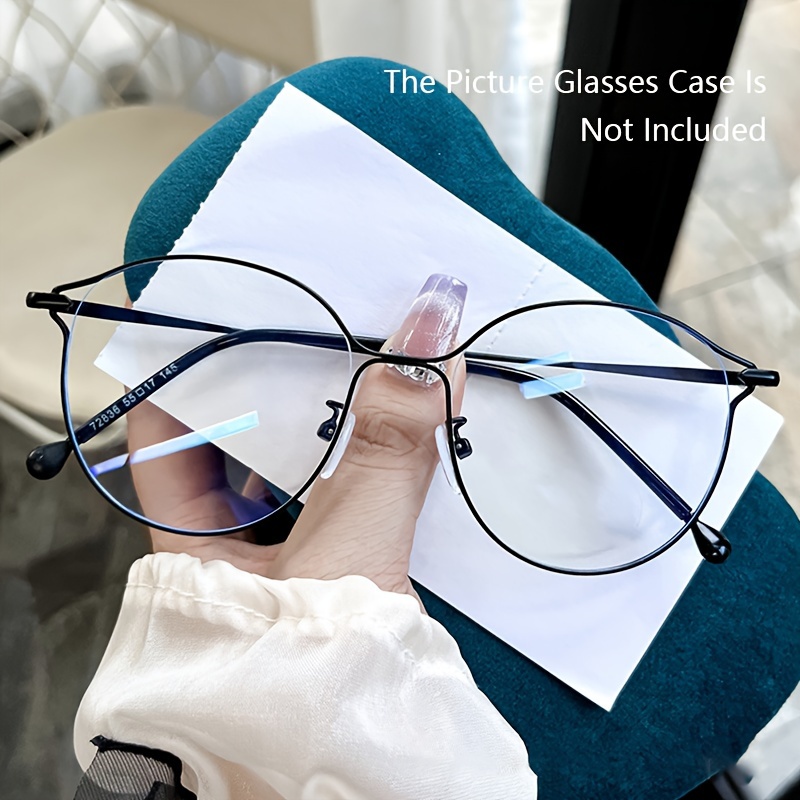 Lentes de Moda Tendencias ~ Lo último en accesorios para mujer  Lentes de  moda transparentes, Monturas de gafas, Anteojos de moda