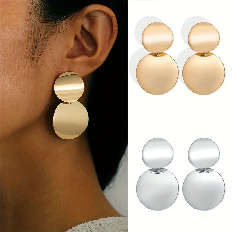 

Boucles D'oreilles Minimalistes En Des Circulaires Géométriques, Des Boucles D'oreilles Rondes Polyvalentes En Que