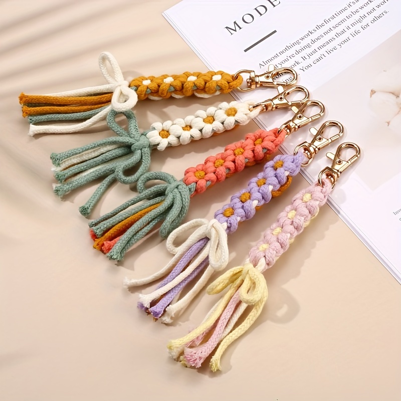 

Daisy Flower Tassel Keychain Cute Weaving Key Chain Ring Bag Backpack Charm Car Hanging Pendant Home Decor Women Daily Use Gift
