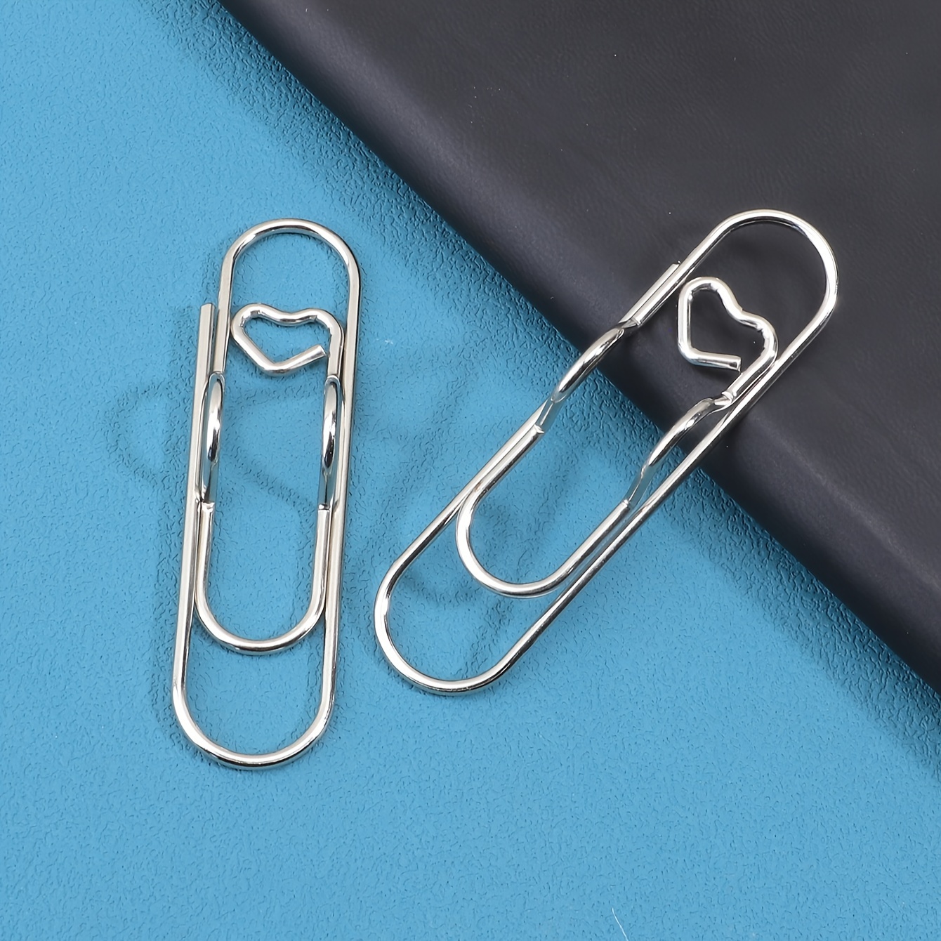 1pc/5pcs Metal Love Creative Paperclip Style Pen Holder, Simple Portable Student Notebook Holder Accessories Round Ballpoint Pen Clip