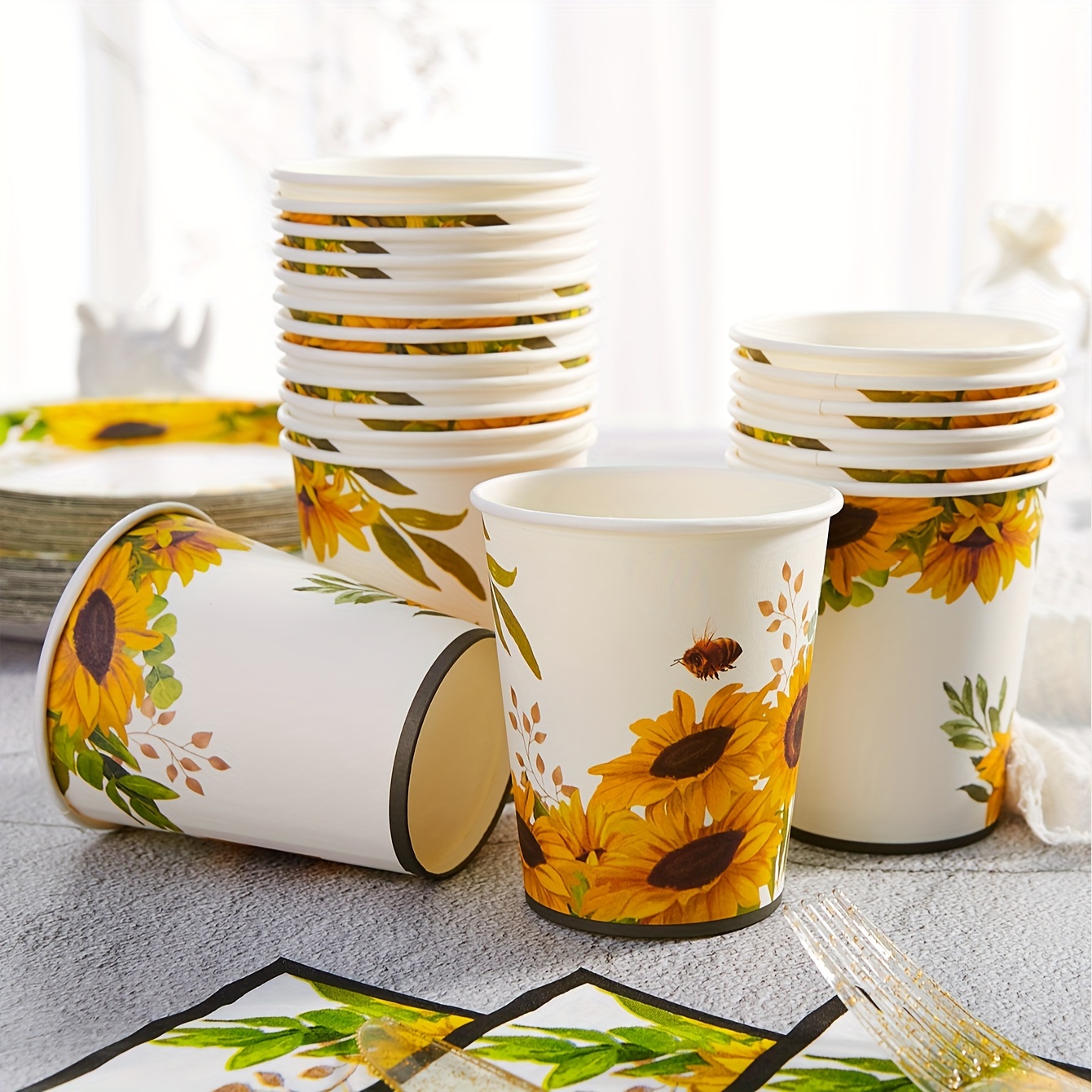 Image of 9oz Sunflower Paper Cups, Sunflower Birthday Party Decorations, Sunflower Party Paper Cups And Plates, Bee Plates Suitable For Bridal Showers, Summer And Fall Sunflower Parties For Halloween、christmas