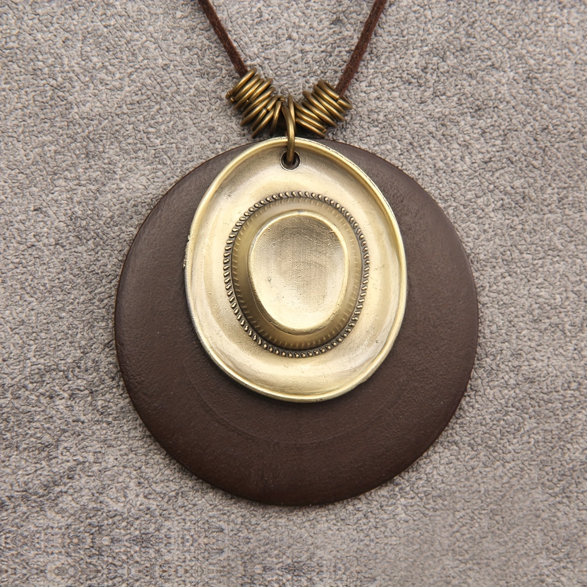 

1pc Vintage Fashion Hat Multi-circle Round Wooden Pendant Necklace, Fashion Pendant Necklace For Men