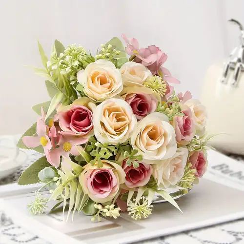 Acquista 100 pezzi di teste di fiori di rose artificiali rose finte in  schiuma dall'aspetto reale per la decorazione della casa di tavoli per  feste di nozze fai da te