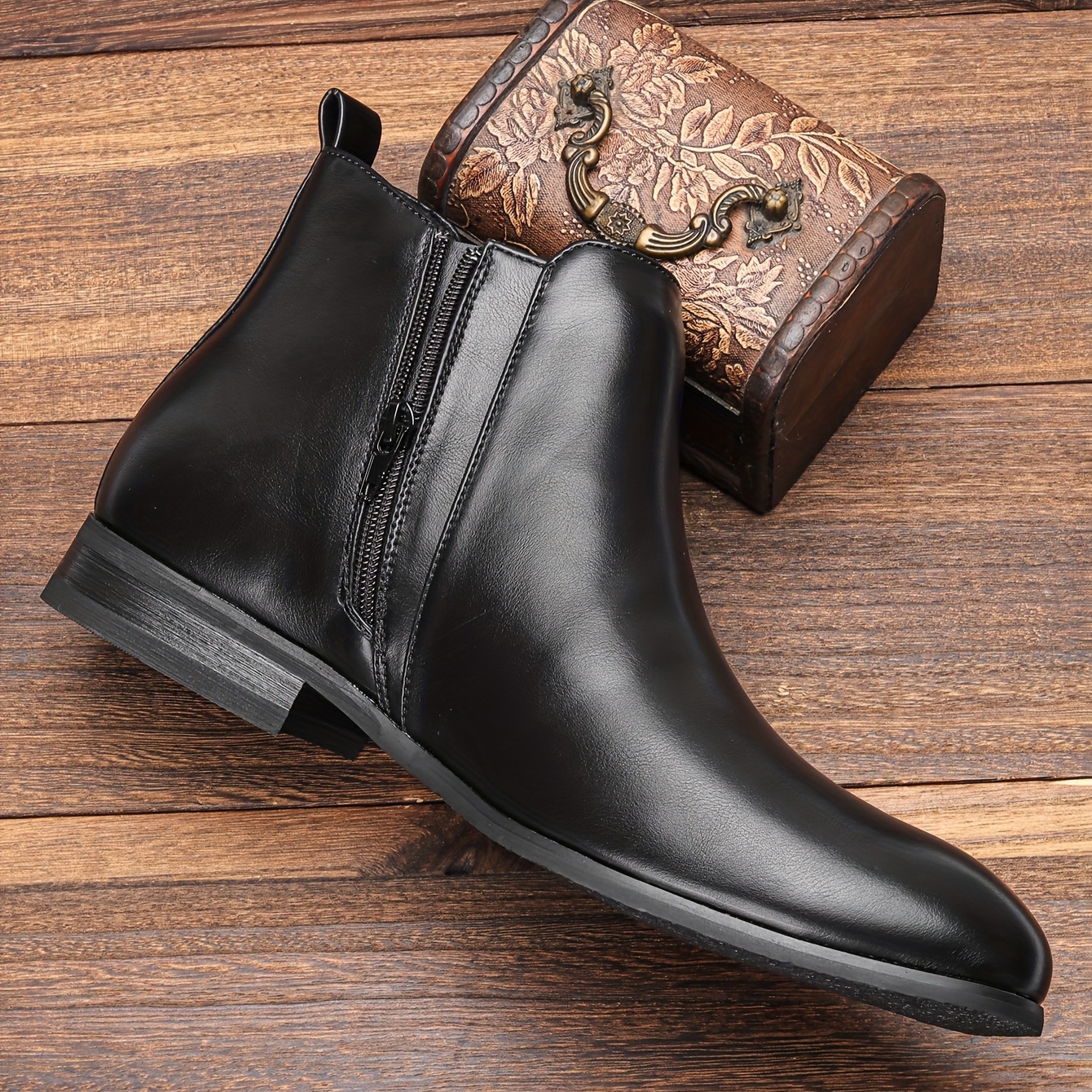 Men’s Chelsea boots in black leather