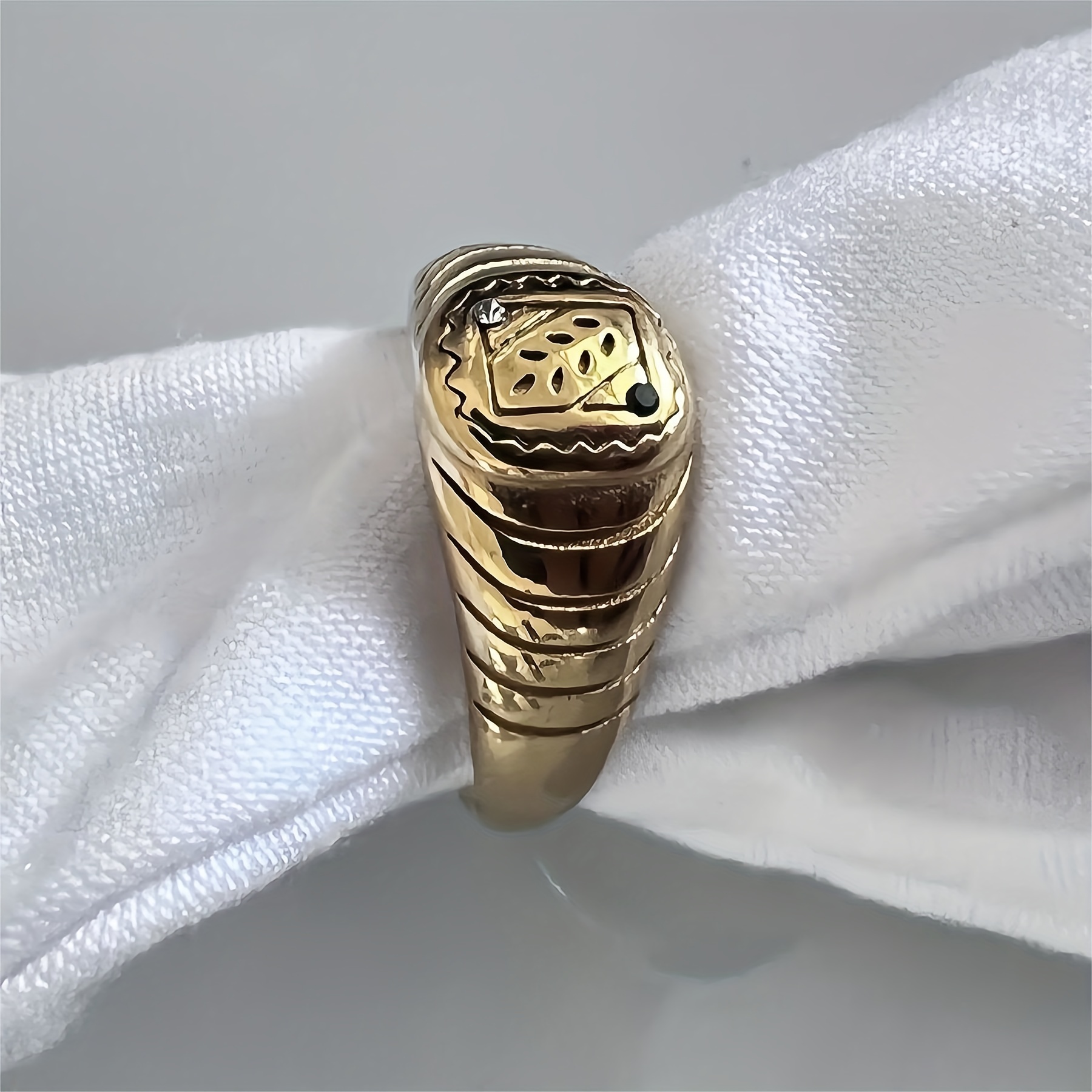 Men's Stainless Steel Leaf Pattern Ring with Rhinestone Accent