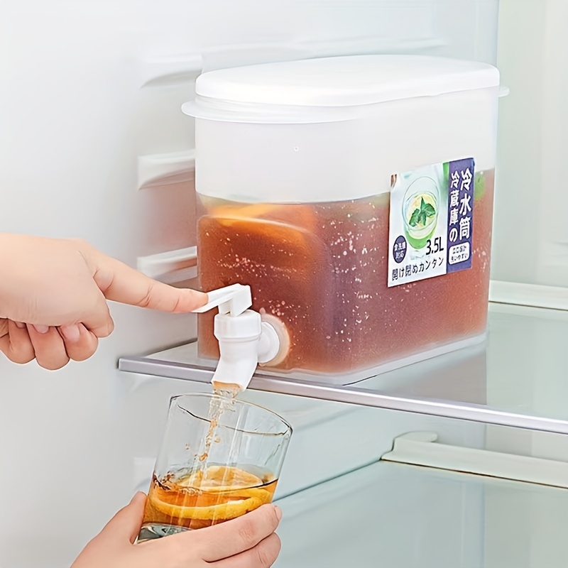Juice Container with Faucet in Refrigerator, 1 Gallon Beverage  Dispenser Refrigerator Juice Bucket, Household Cold Kettle for Making Iced  Teas and Juices: Iced Beverage Dispensers