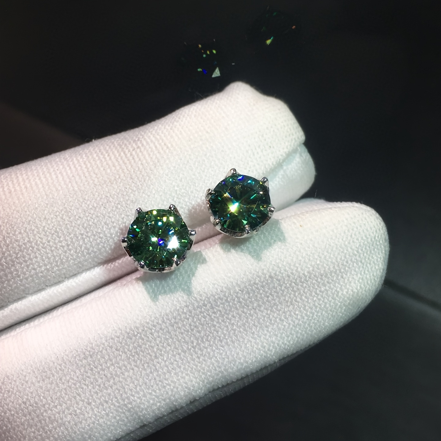 

0.5 Ct-3 Ct Blue-green Moissanite Earrings, Round Cut Moissanite Earrings, Elegant And Beautiful, Six-prong Earrings, Birthday Gift Token Of Love, Suitable Gift