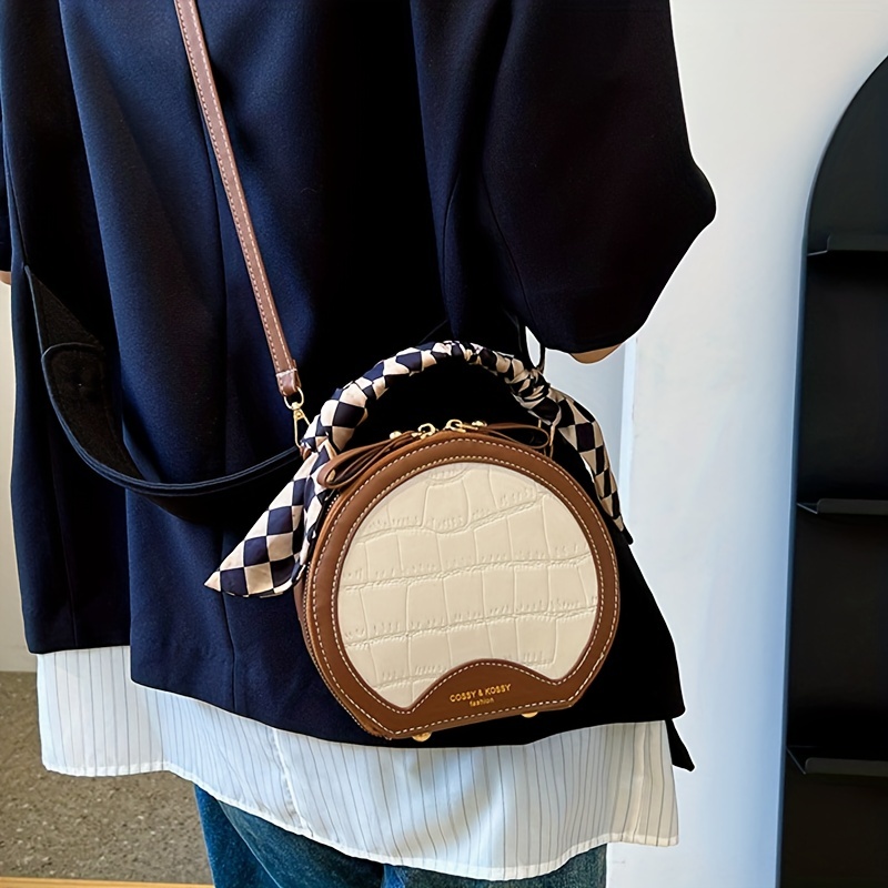 Small hot sale circle purse