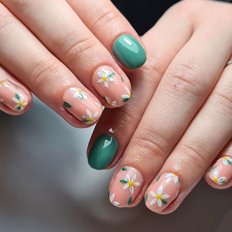 Spring Summer Press On Nails Short Flowers Fake Nails With Design Glossy  Acrylic Nails Daisy False Nails Nude Pink And Cute Fresh Green Full Cover  False Nails For Women And Girls |