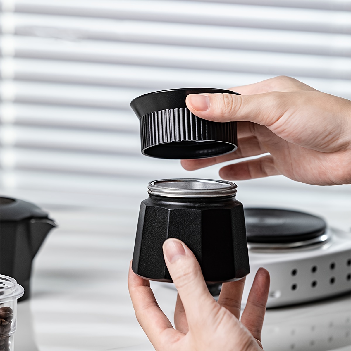 Imbuto dosatore per caffè Espresso da 49mm con anello dosatore per caffè  magnetico in acciaio inossidabile compatibile con accessori per caffè  portafiltro da 49mm - AliExpress