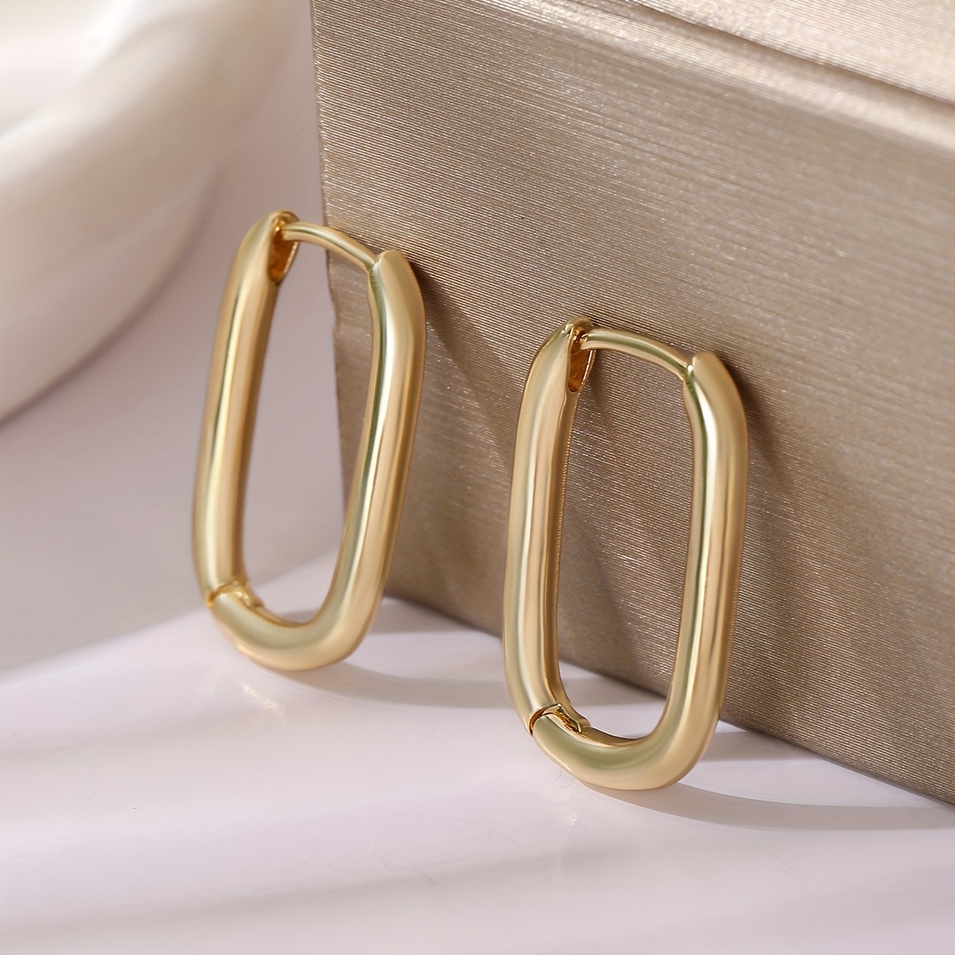 

Glossy Hollow Square Shaped Hoop Earrings Copper Jewelry Vintage Simple Style For Women Daily Wear Elegant Earrings