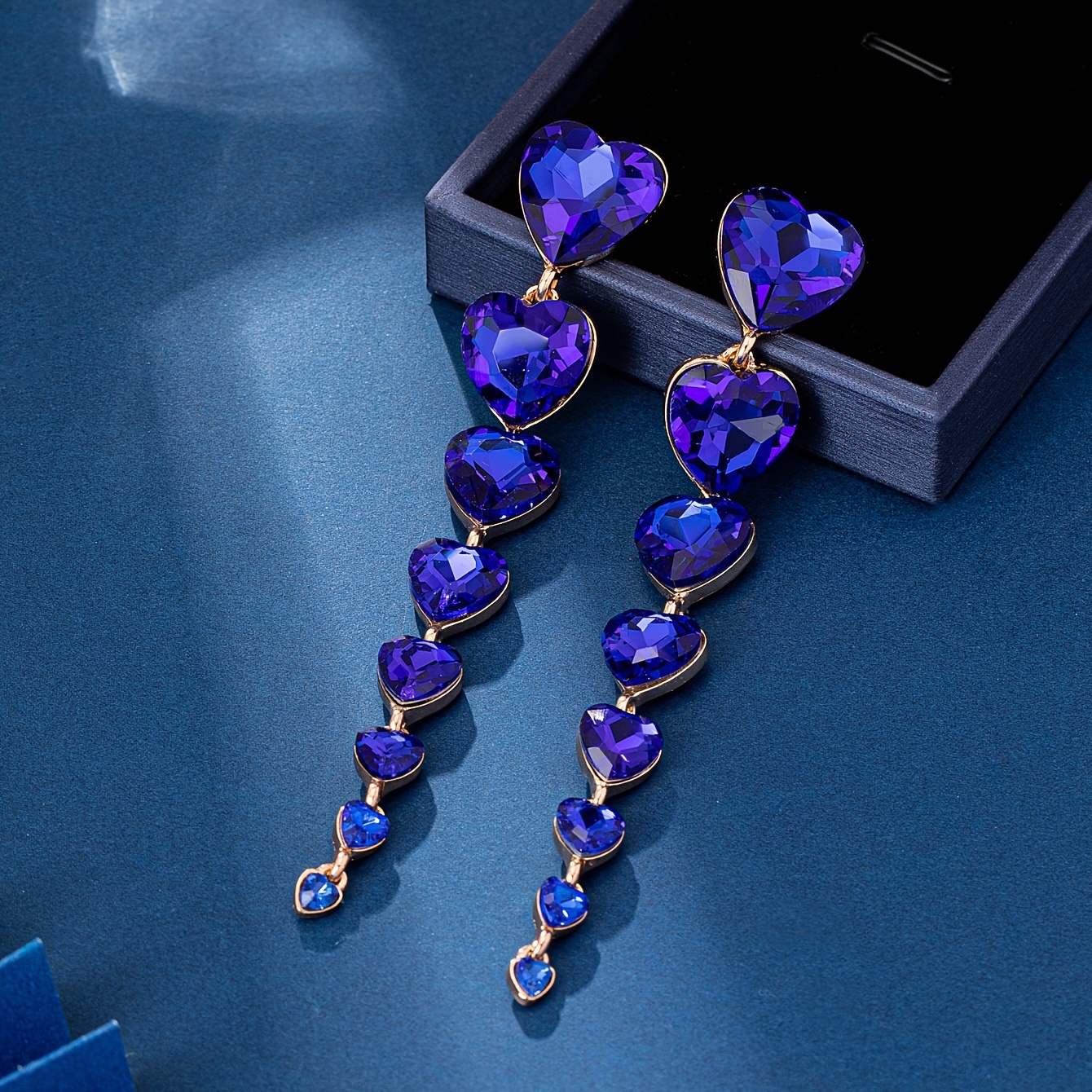 Image of 2pcs/set Luxurious Sparkling Heart Inlaid Heart-shaped Gemstone Design Suitable For Dates, Bars, Workplace Goddess, -match And Women's Holiday Gift