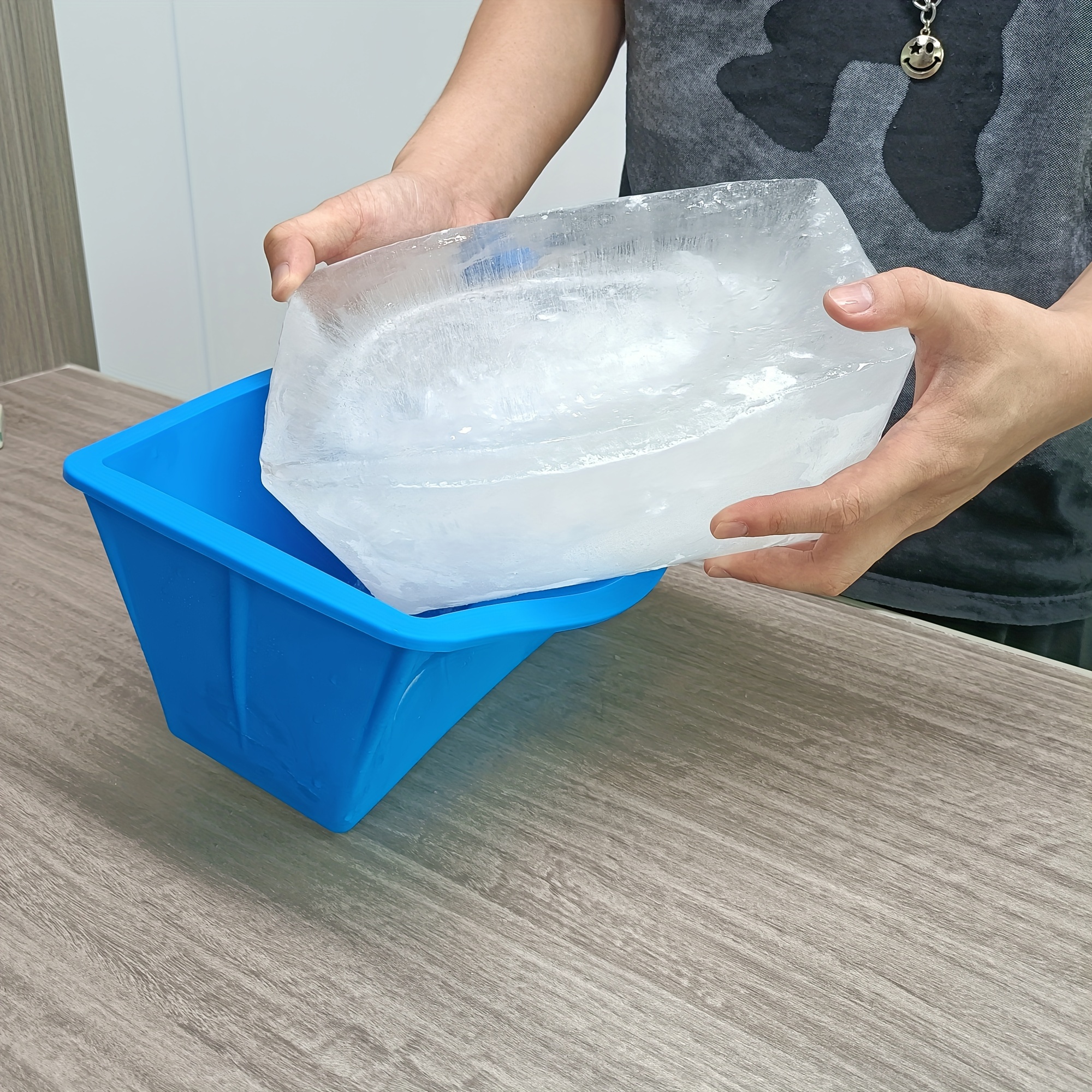 Extra Large Ice Cube Tray, Ice Maker for Ice Bath Cold Plunge, 8lb Large  Ice Cube Ice Block, Big Silicone Ice Cube Trays for Freezer, Easy Release