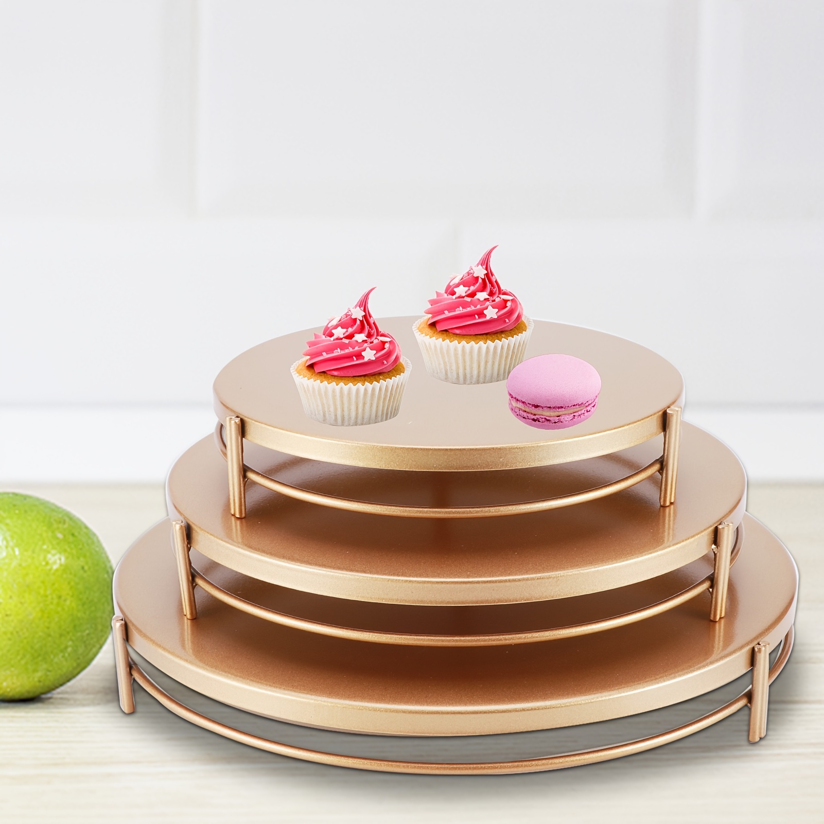 Tupperware 11 in Dessert & Cake Stands