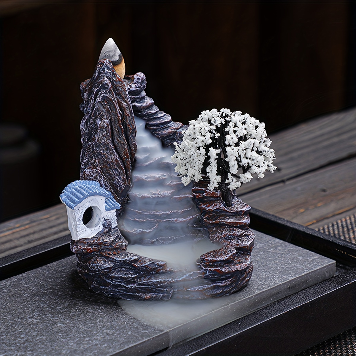 Incenso a cascata in ceramica, con 30 coni di incenso a riflusso e 50  bastoncini di incenso : : Casa e cucina