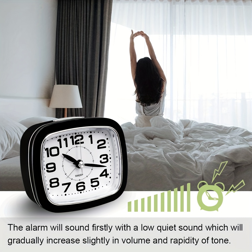 Reloj despertador analógico silencioso con luz nocturna, despertador  portátil, dormitorio, oficina, viaje con batería (blanco) ER