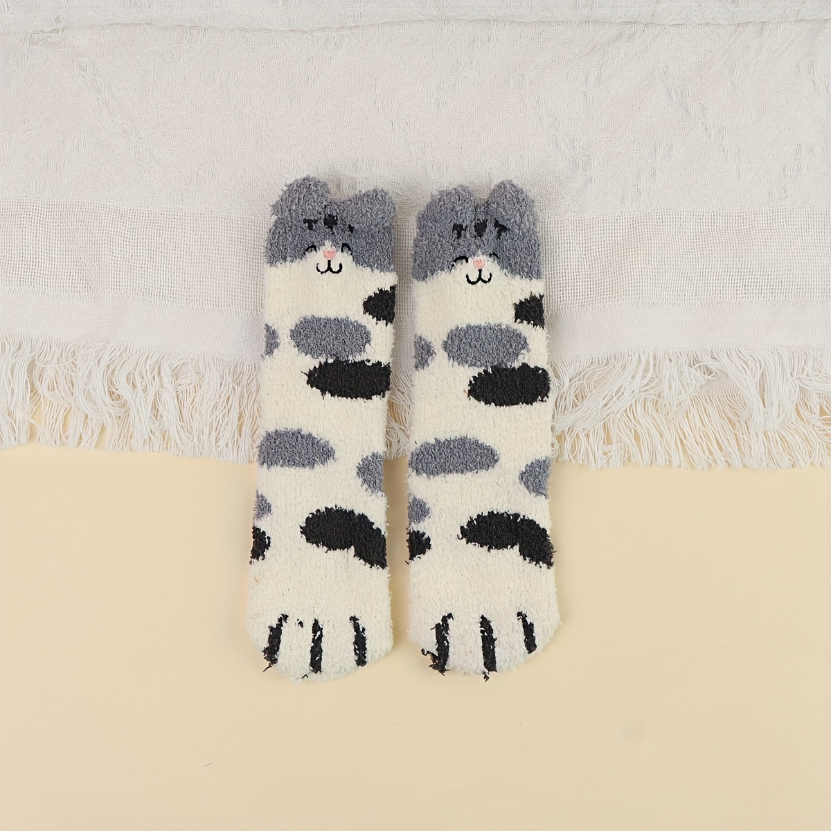 A Pair Girl's Cat Paw Pattern Embroidered Crew Socks Comfy - Temu Portugal