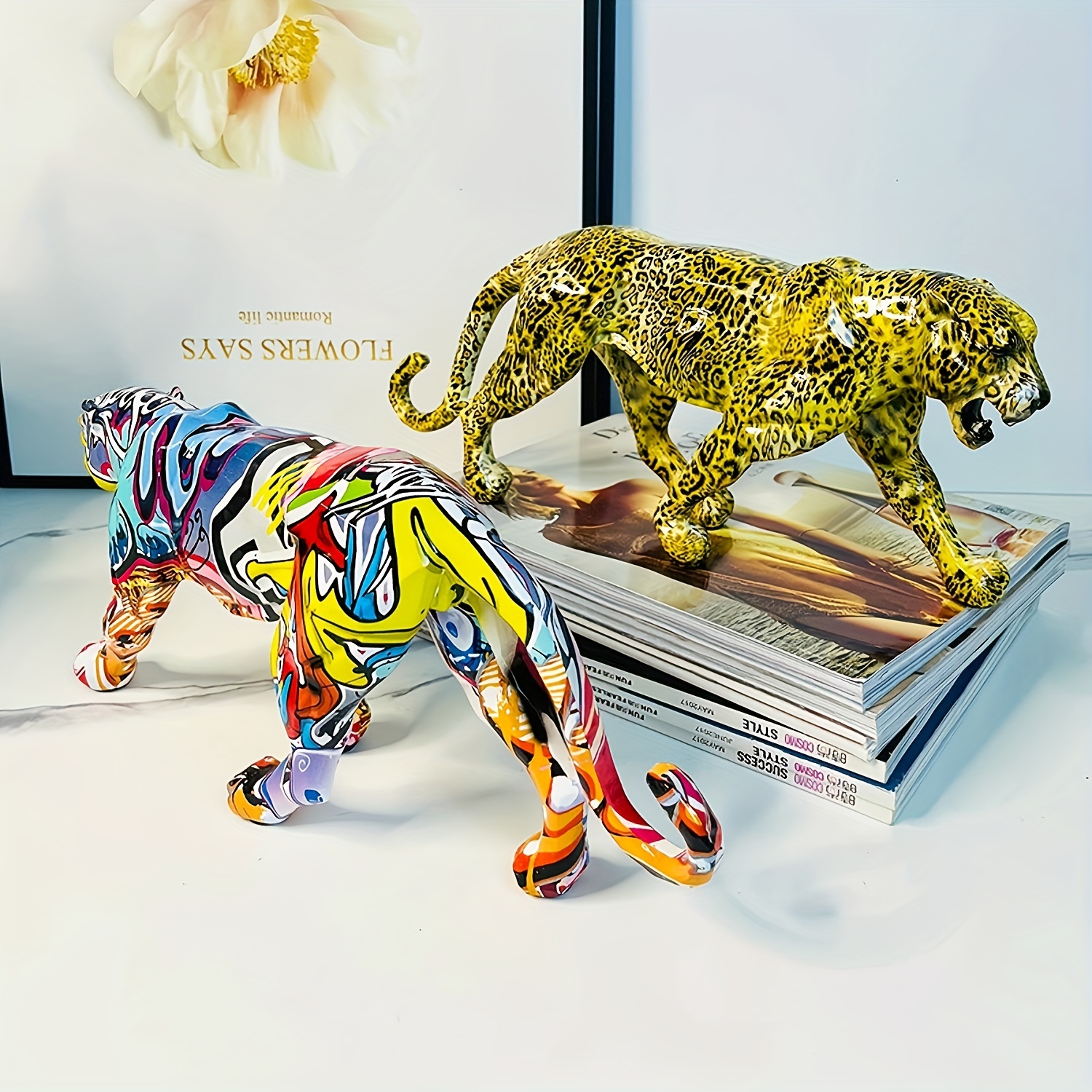 Tabletop Cheetah Statue Decoration Crafts, Resin Modern Figures