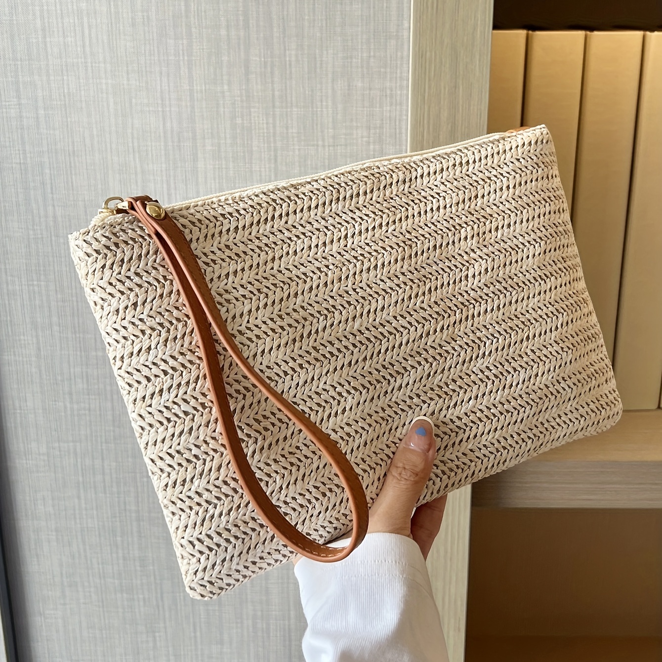 Woven discount straw clutch