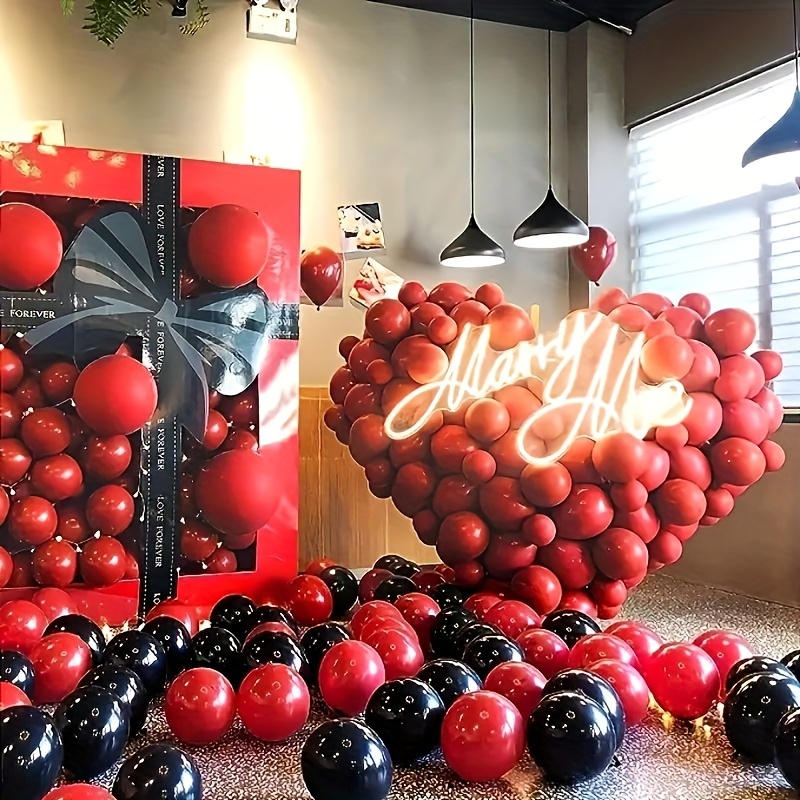 Grupo De Grandes Globos Rojos Objeto Globo Para Fiesta De Cumpleaños O Día  De San Valentín Aislado En Blanco Foto de archivo - Imagen de aniversario,  grupo: 195107630