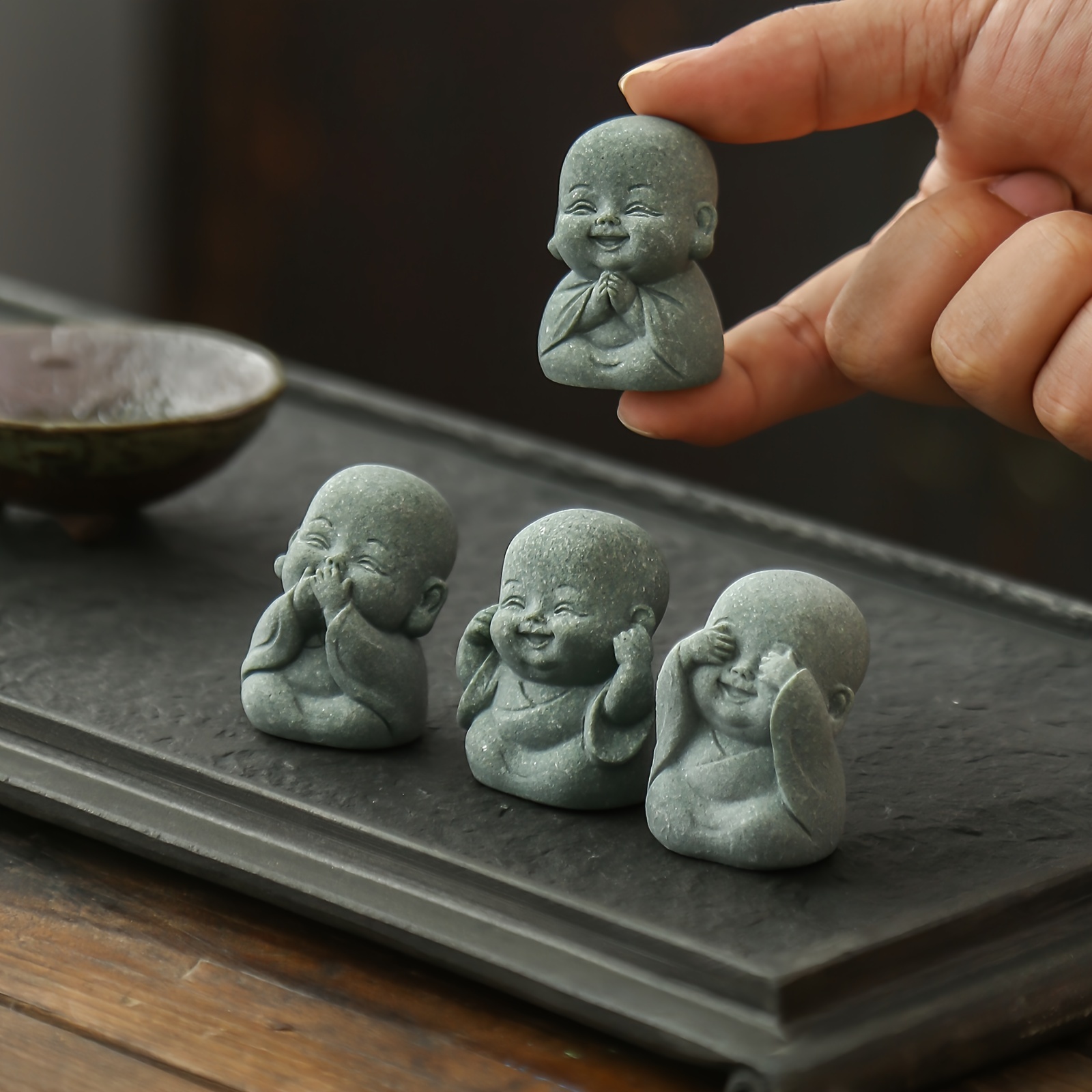 

1pc Mini Zen Laughing Buddha Figurines, Resin Praying Monk Dolls, Rustic Meditation Garden Ornaments, Spiritual Decor For Bonsai Pots & Rockery Courtyard