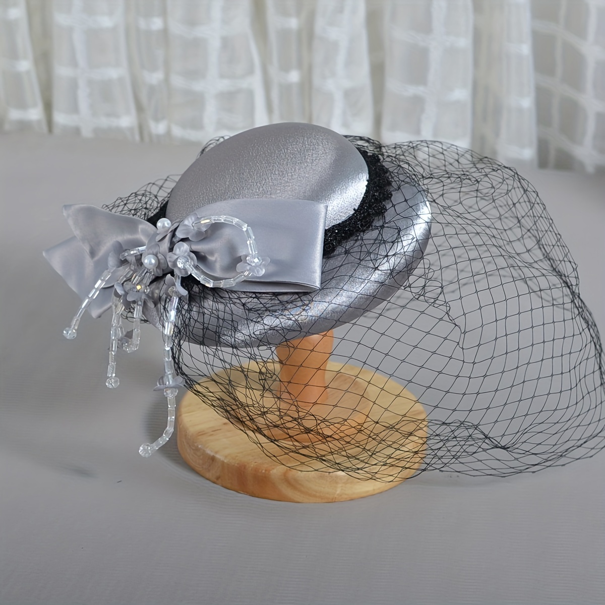 Silver Fascinator, grey Fascinator, gray Fascinator hat, derby hat, fascinators, Fascinator, fascinator hat, silver online grey wedding Fascinator