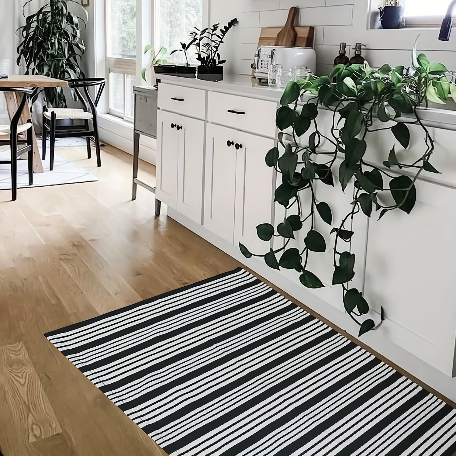 FH Home Outdoor Rug - Reversible - Indoor Use, Kids Room, Mudroom - Stain  Resistant, Easy to Clean Weather Resistant Floor Mats - Brittany Stripe -  Black & White (6 ft x 9 ft) 