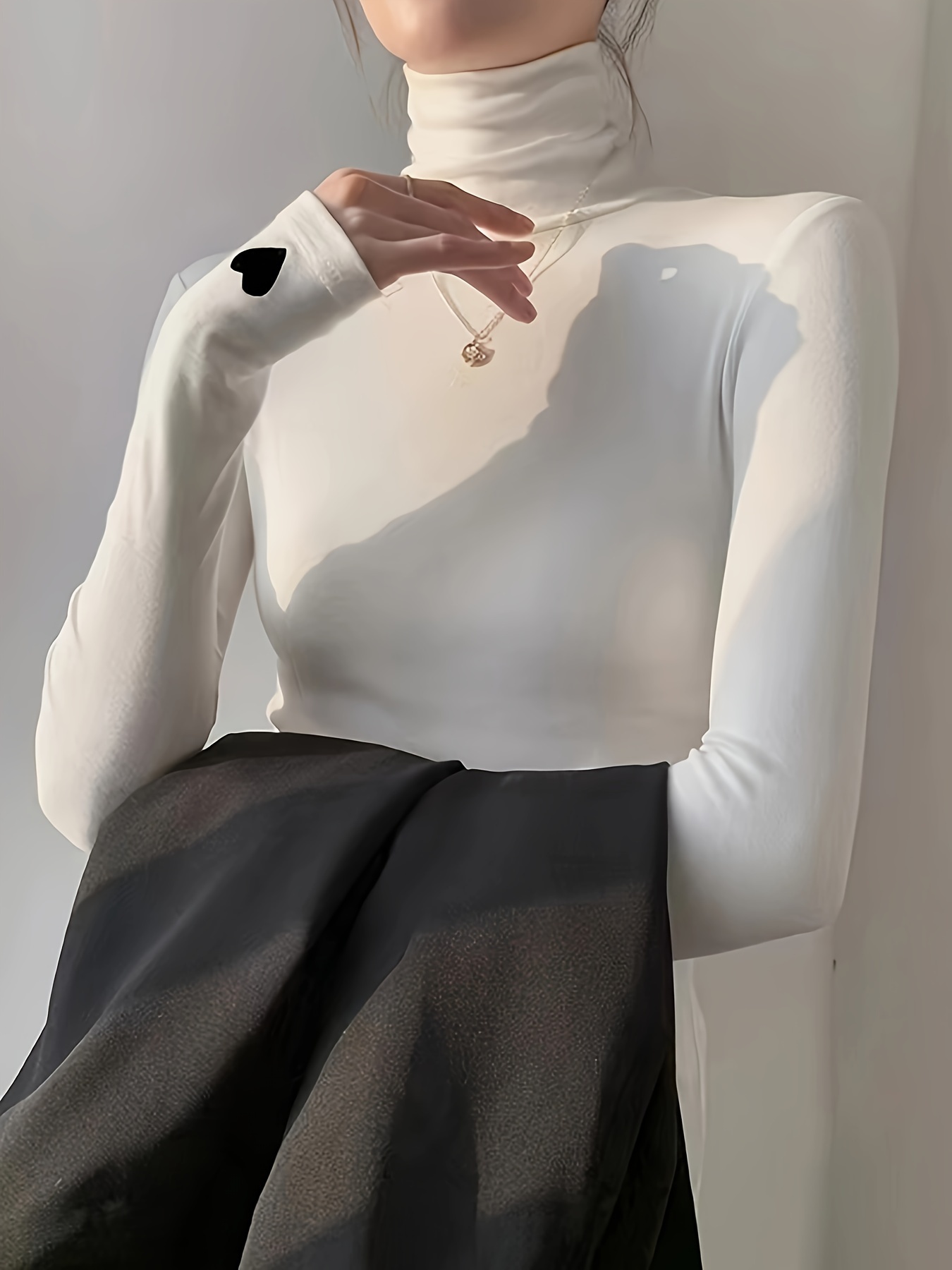 Turtleneck with outlet heart