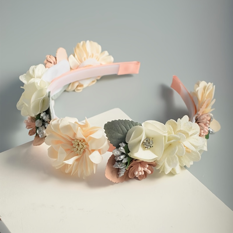 A Girl's Casual And Cute Flower Headband With A Full , Suitable For Girls As Holiday Party Gifts