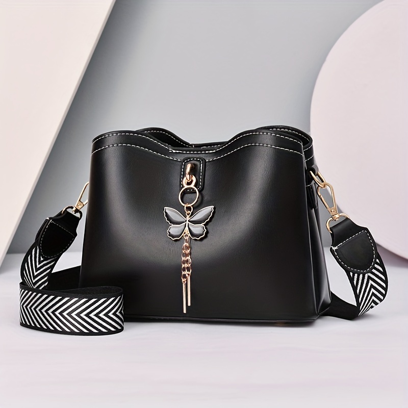 Chunky Chain Strap Faux Leather Shoulder Bag