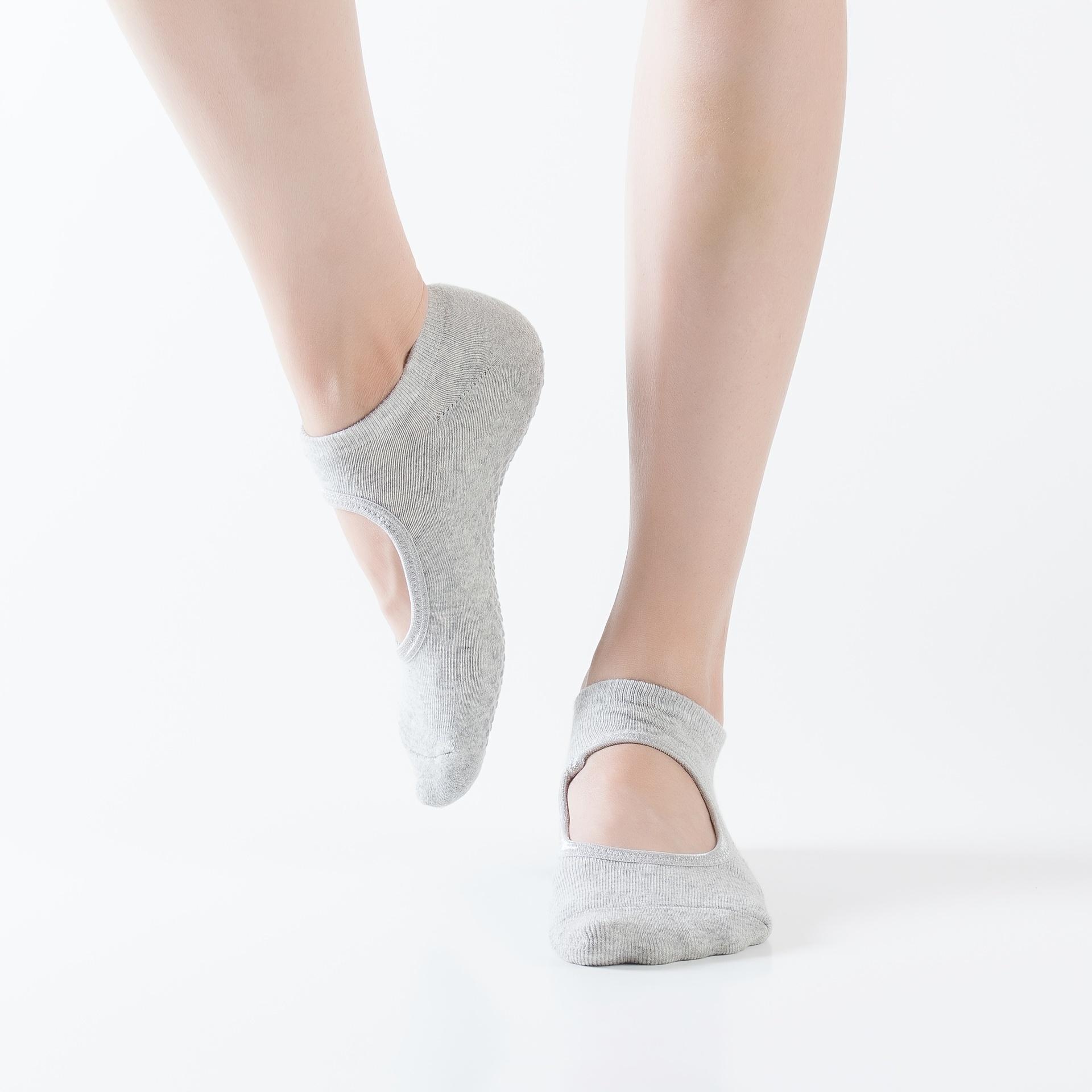 LA ACTIVE Grip Socks - 3 Pairs - Yoga Pilates Barre Ballet Non