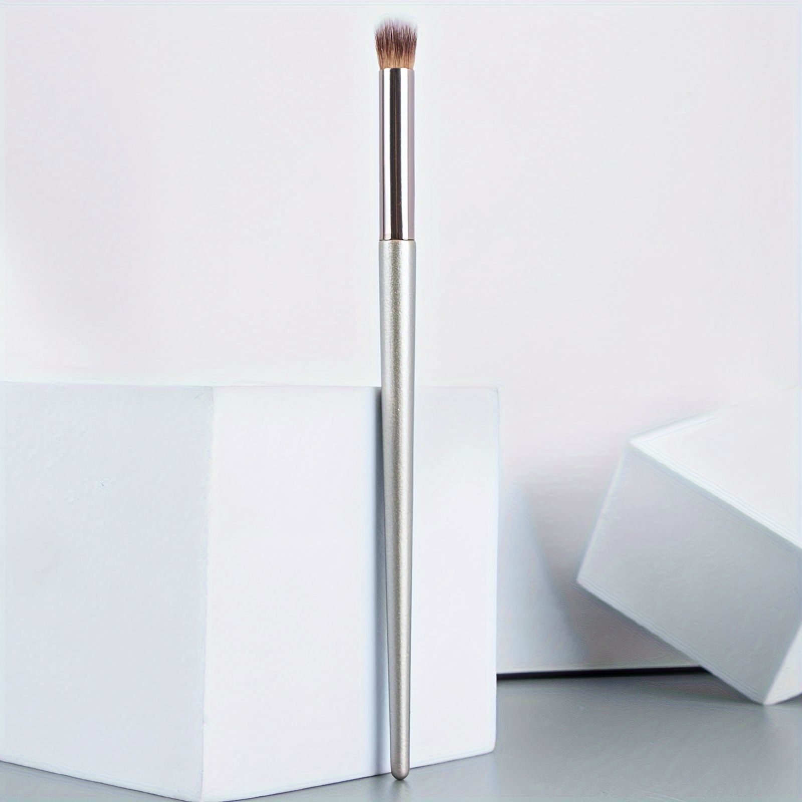 

Professional Blending Brush, Champagne Golden, Small Round Head For Detailed Eyeshadow Blending, Premium Makeup Tool