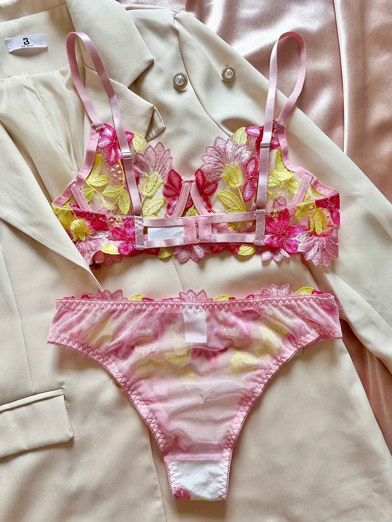 Floral Underwear Set In Two Pieces Padded Bra + Perforated Panties -  Daraghmeh