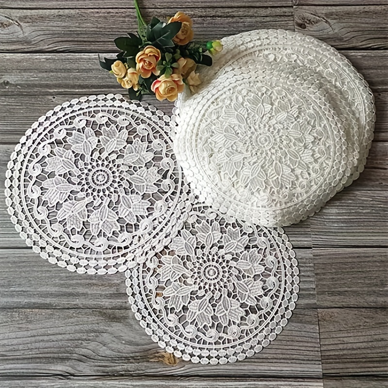 

1pc, Pet Lace Placemat, White Hollow-out Design Table Pad, Light Luxury European Lace Round Coaster, Bowl Mat, Anti-scalding Heat Insulation Pad, Fabric Table Mat, Room Decor, Dining Table Decor