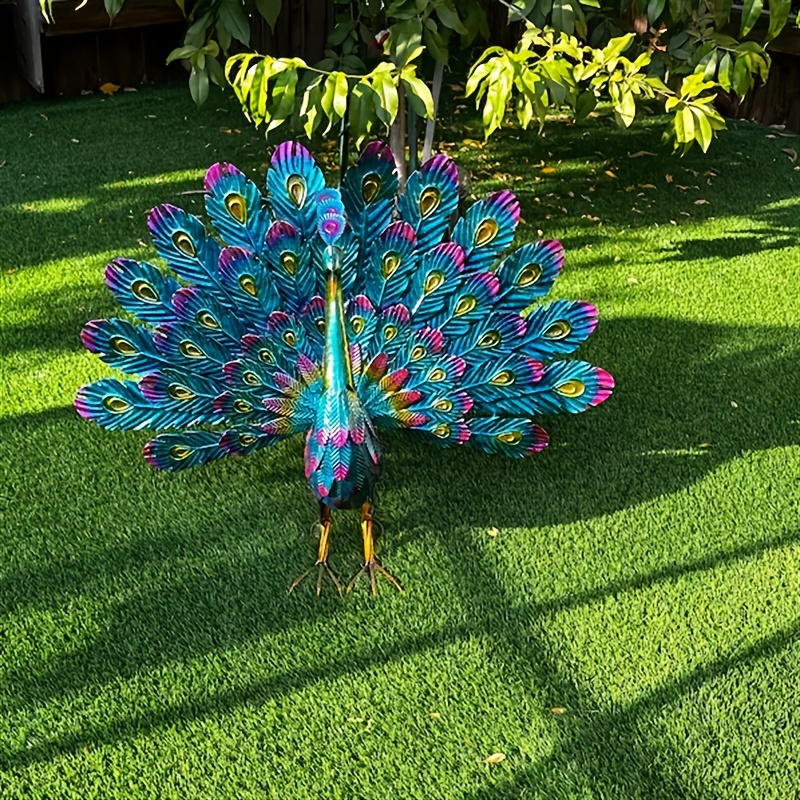 Metal Peacock Yard Art: Stunning Garden Decor