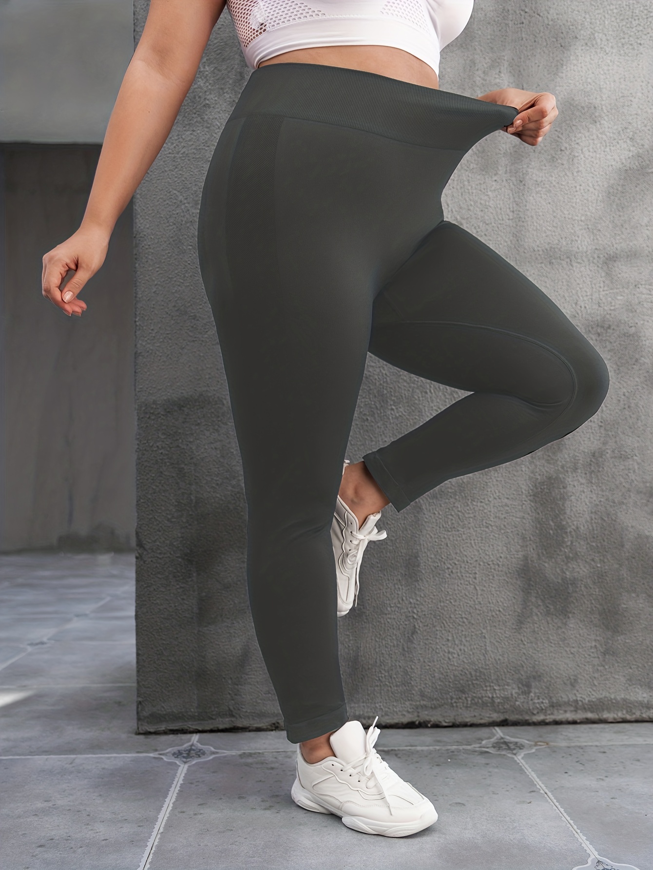 Dark Grey Solid Regular Women's Sports Leggings