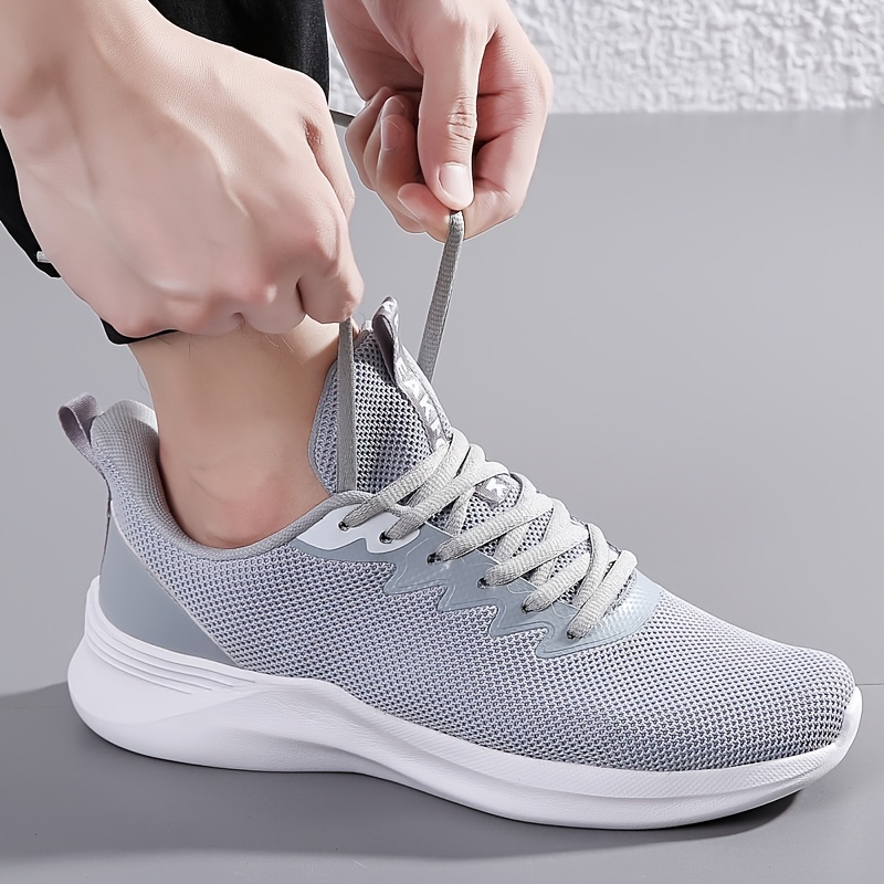 Men's Breathable Running Shoes Lightweight Shock Absorbing
