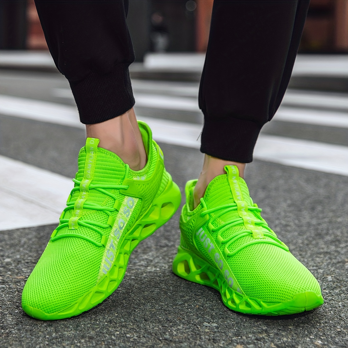 Neon color 2024 running shoes