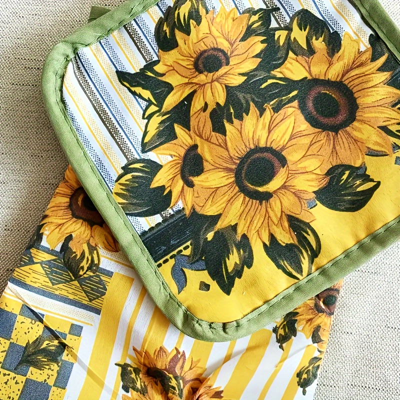 Kitchen Sunflower Dishtowel and Oven Mitts Set