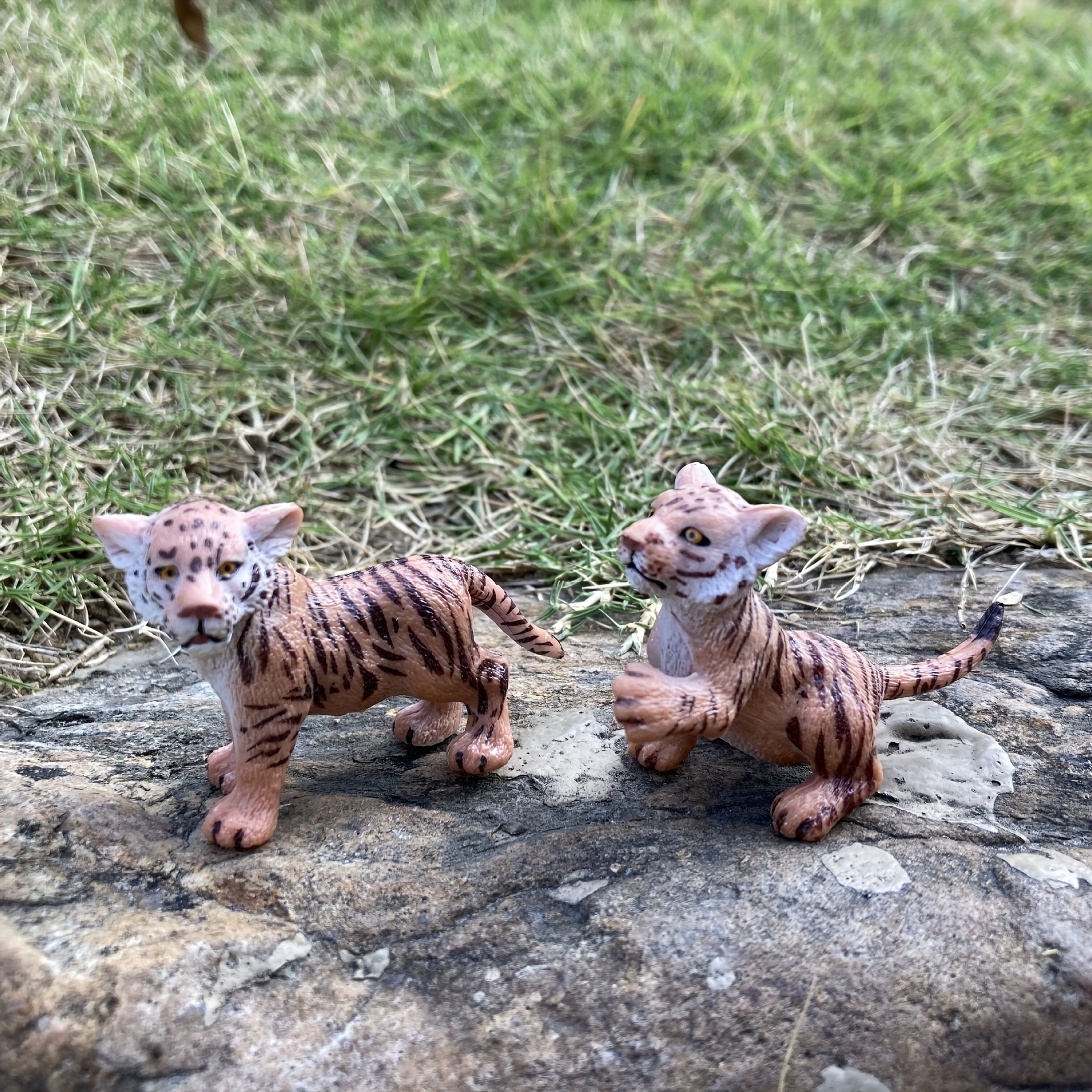 Baby Tiger Cubs Ultra-Realistic (Set of 2)