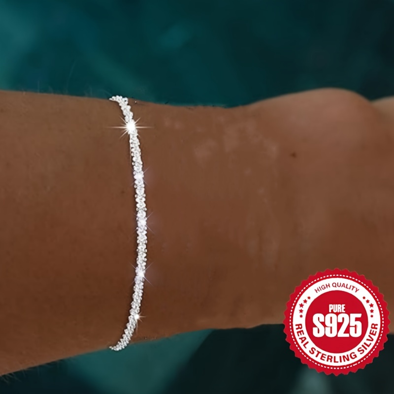 

Un Bracelet de -fleur en Argent S925 pour Femme, Bracelet Élégant et Polyvalent , 1.12g Faible Allergie