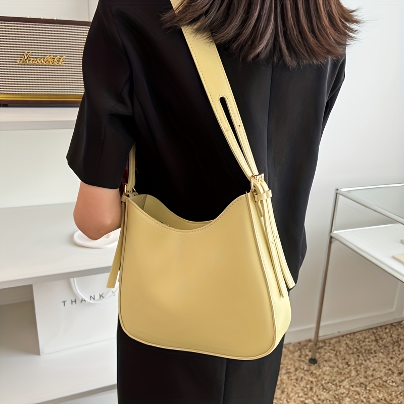 Vintage Women's Shoulder Bags - Gold