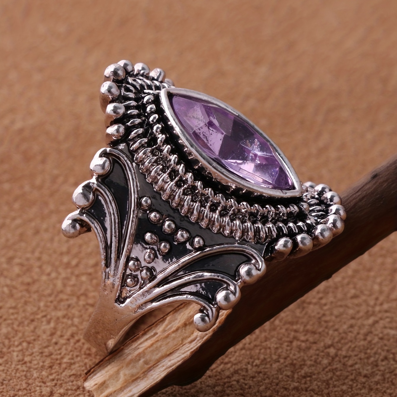 Men's Vintage Pink Horse Eye Resin Ring