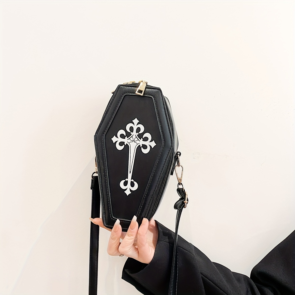 SEWING DIY: Vampire Coffin Cross Body Purse