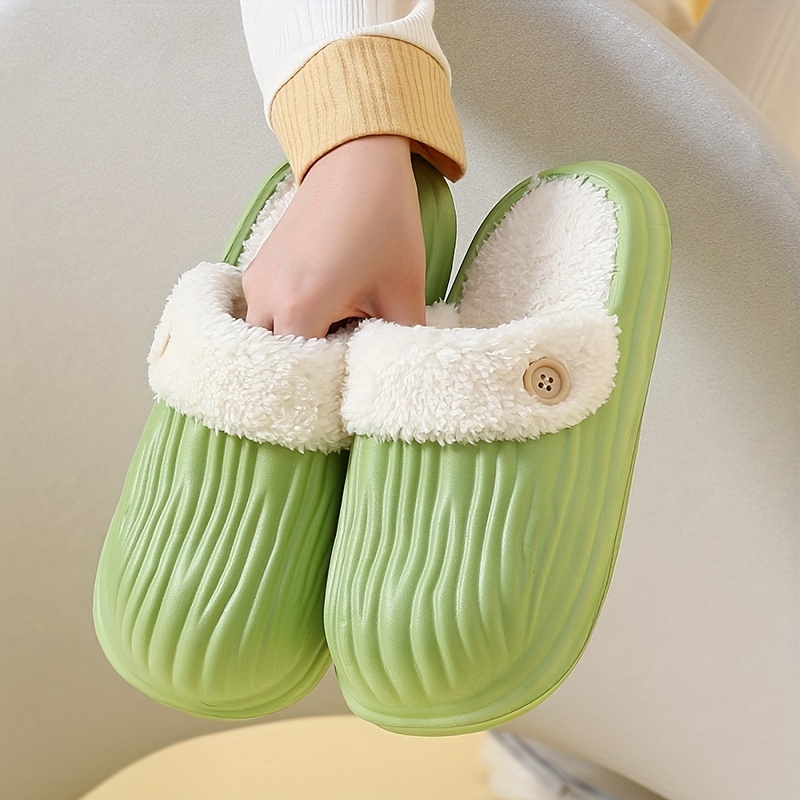 Removable clearance insole slippers